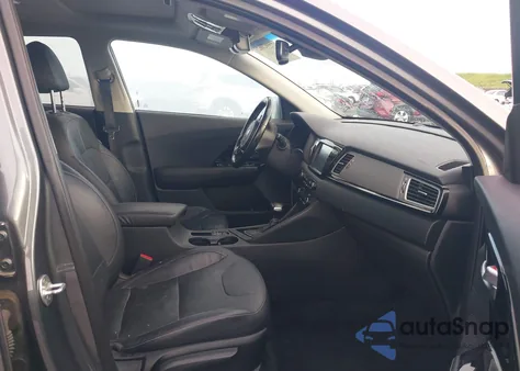 2018 Kia Niro Touring z USA, uszkodzony, nr VIN KNDCE3LC8J5128366